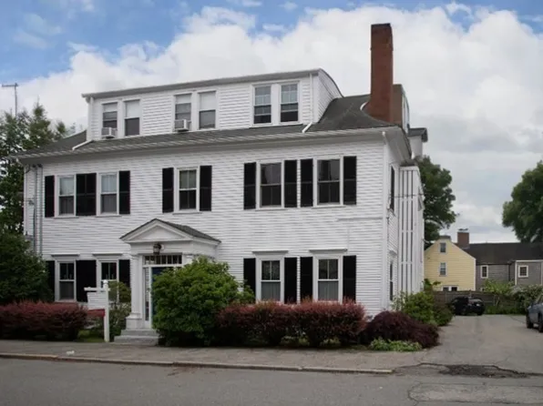 6 Orange St APT 5, Newburyport, MA 01950