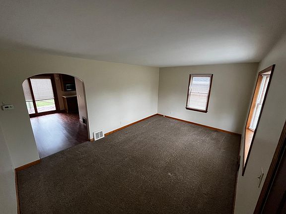 3rd image of 441 N Davis Rd