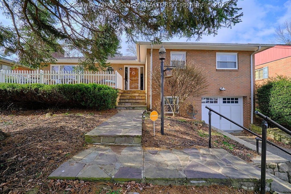 215 Hayes Ave, Charleston, WV 25314 Zillow