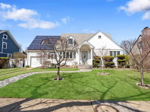 487 Baldwin Avenue, North Baldwin, NY 11510