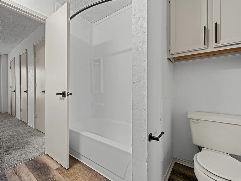 Little Creek Apartments — Photo 26