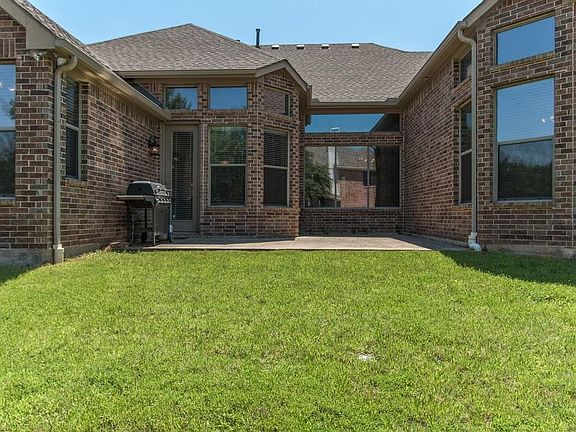 2nd image of 870 Terrace Dr