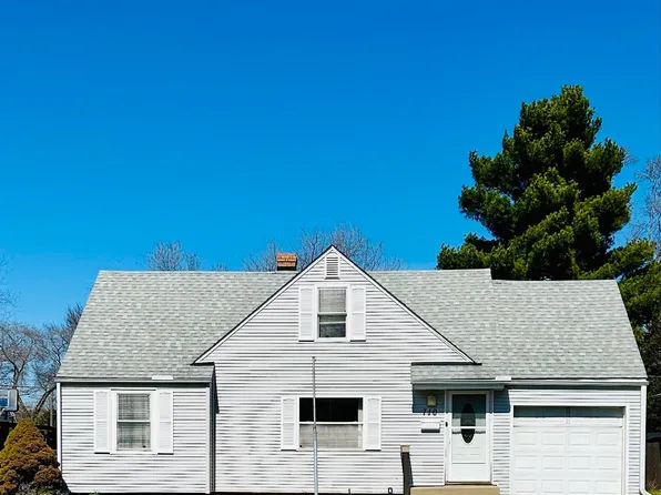 710 Sheridan Dr, Loves Park, IL 61111