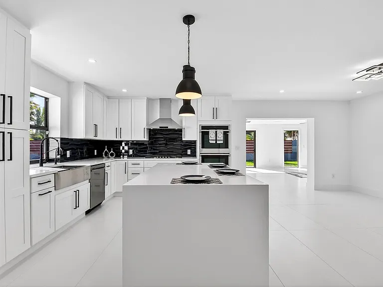 1410 Beta Ct N — Photo 24