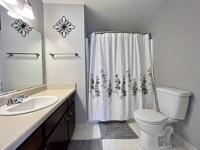 102 Ashley Ct — Photo 15