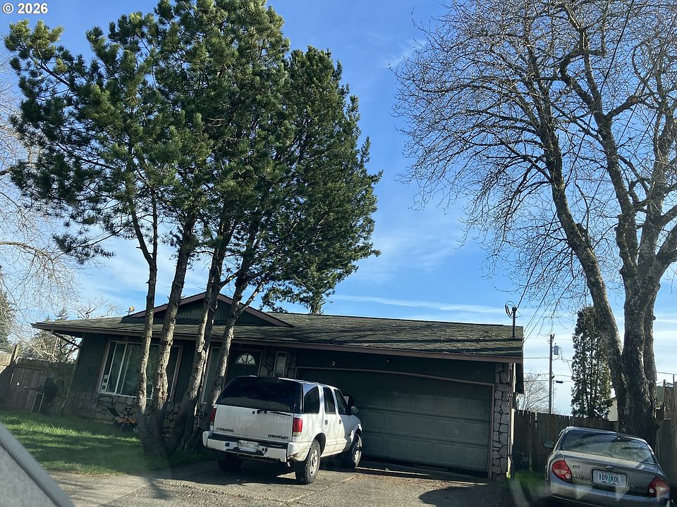 1st image of 2608 SE 141st Ave