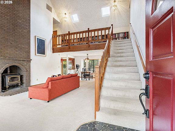 4th image of 2930 SW Brixton Ave