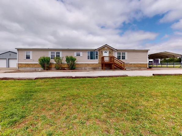 424 Hillcrest Dr, Windsor, MO 65360