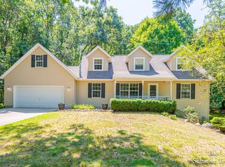 10895 Forest Valley Dr, Greenville, MI 48838