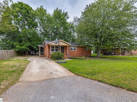 2nd image of 10 Picardy Dr