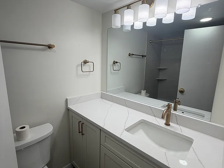 2501 Calvert St NW #604 — Photo 12