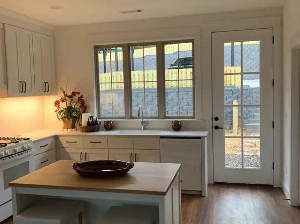 348 Fletcher Ave, Fayetteville, AR 72701