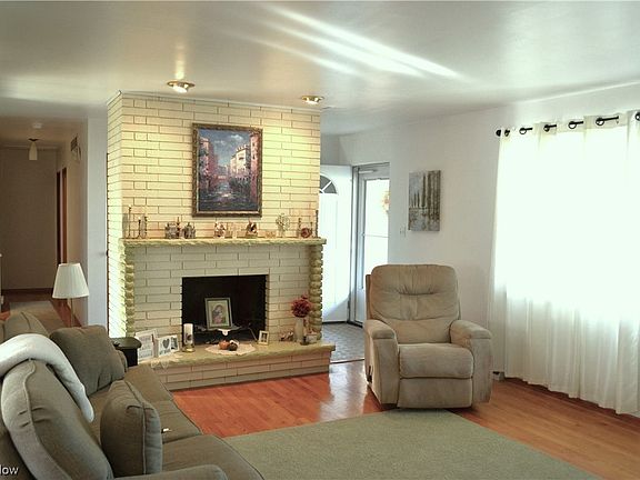 3rd image of 1315 Overlook Dr