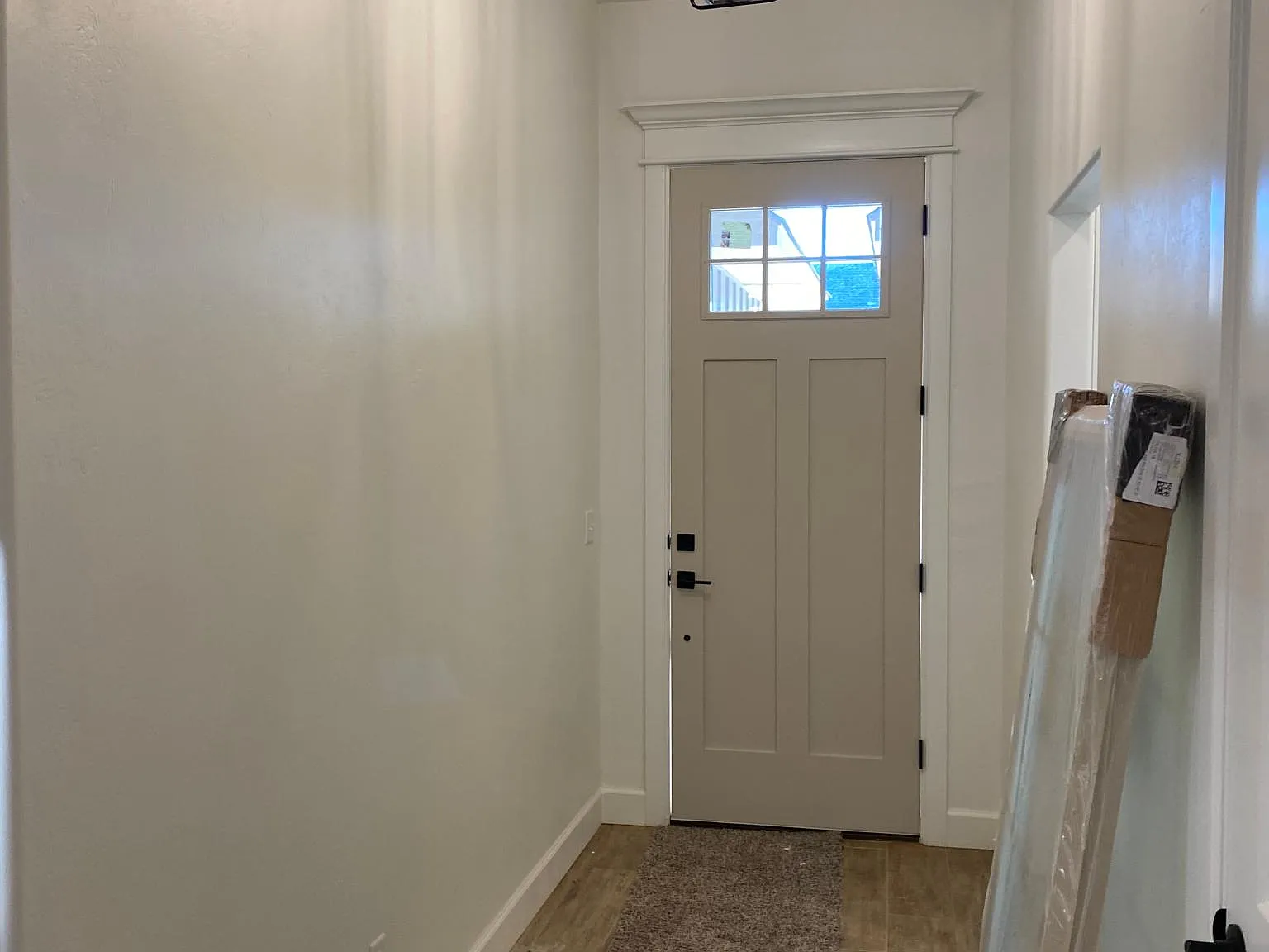 4 bed, 2012 sqft, $2,350 — Photo 3