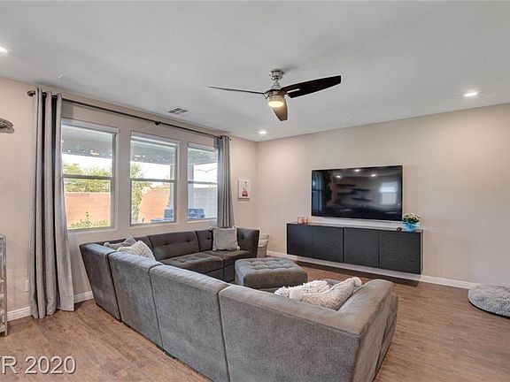 4th image of 940 Glenhaven Pl