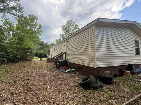 3rd image of 135 Stanley Dr