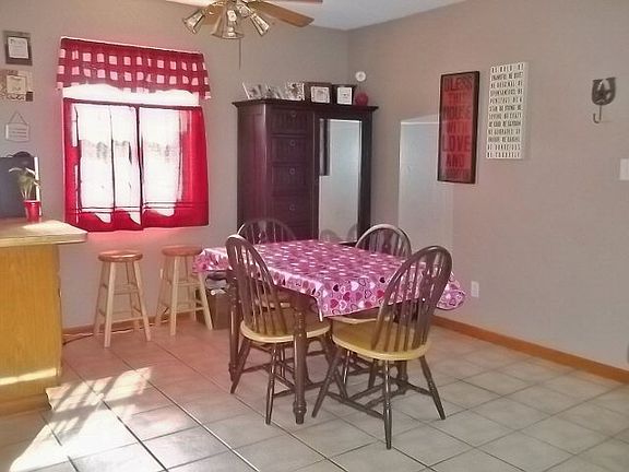 4th image of 2820 Yosemite Dr