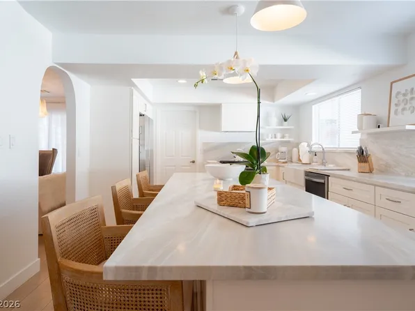 8817 Pesaro Dr, Las Vegas, NV 89117