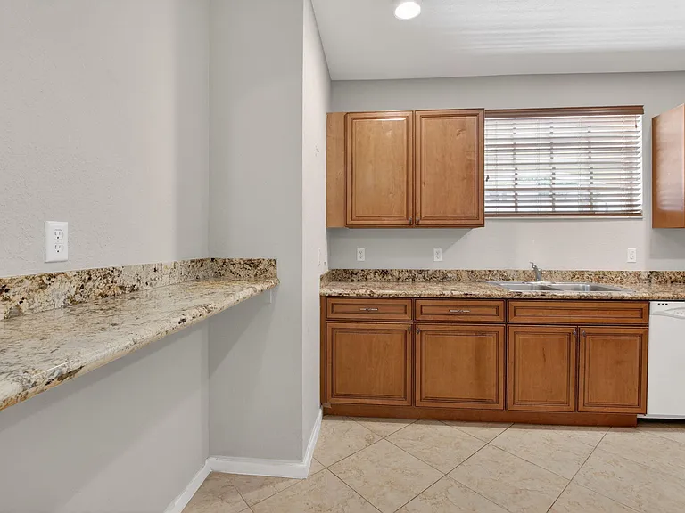 1418 W Wickham Cir #B — Photo 7