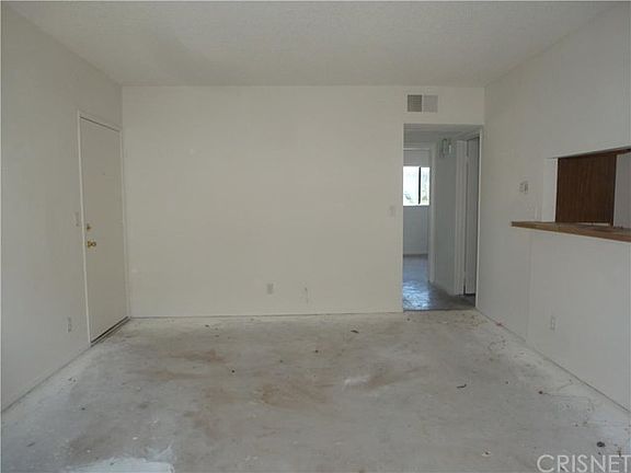 3rd image of 15516 Nordhoff St Unit 209