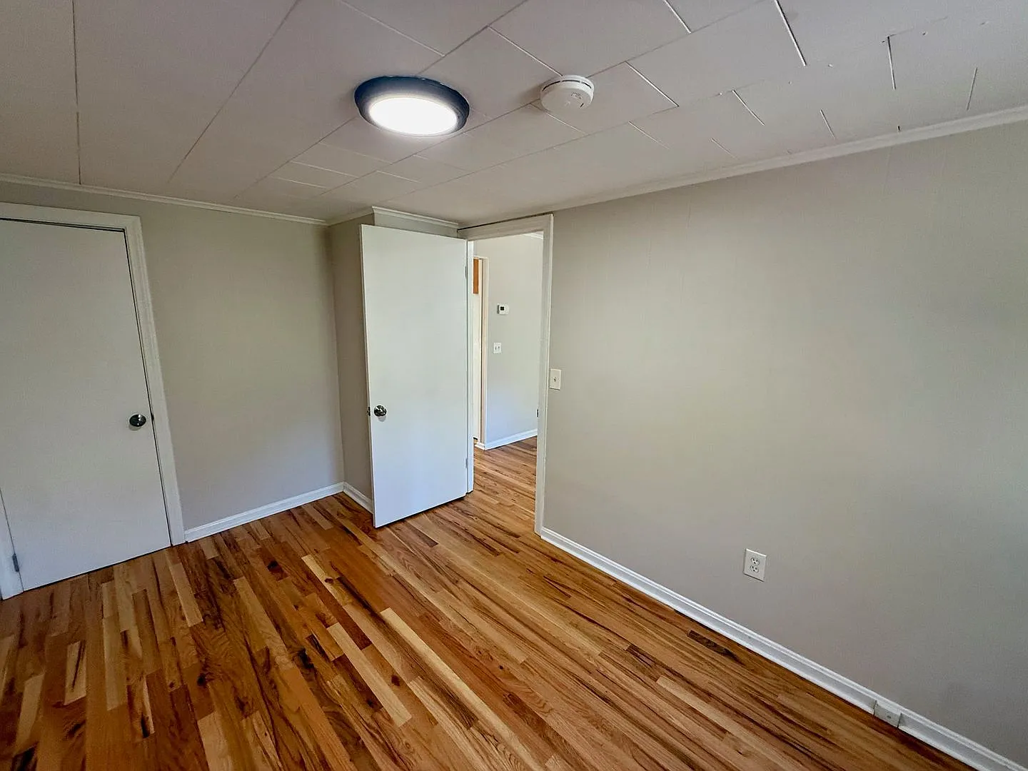 9 Elm Street — Photo 4