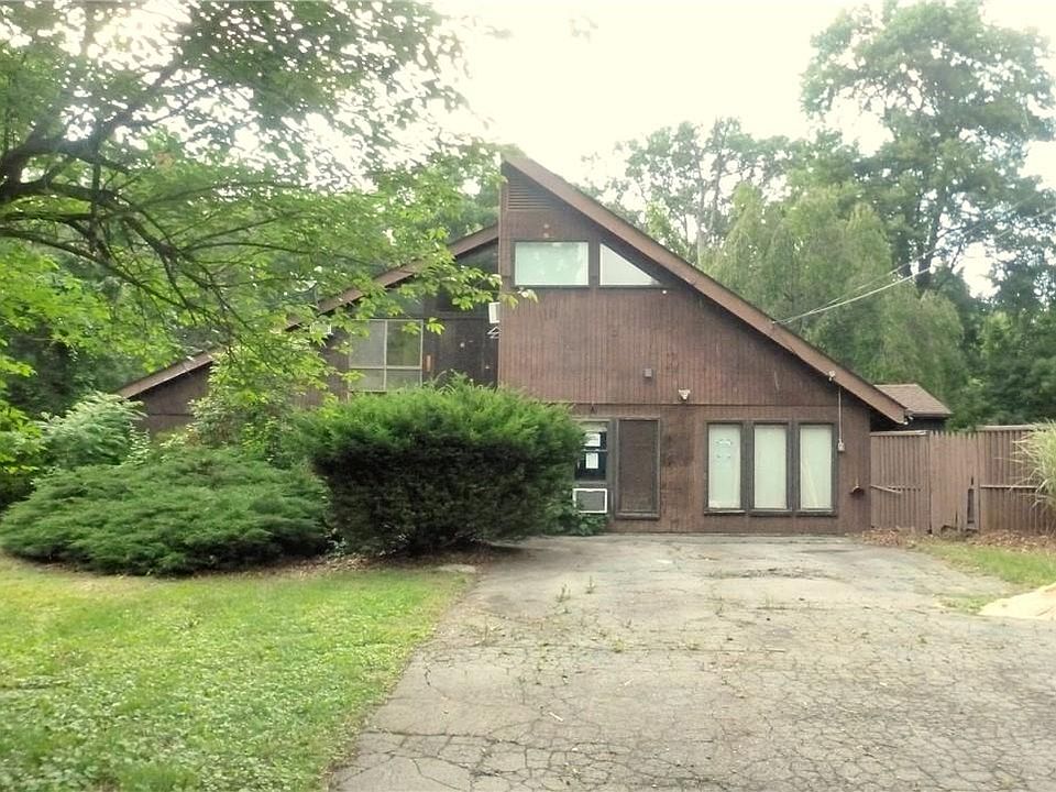 1st image of 14 Hinchcliffe Drive