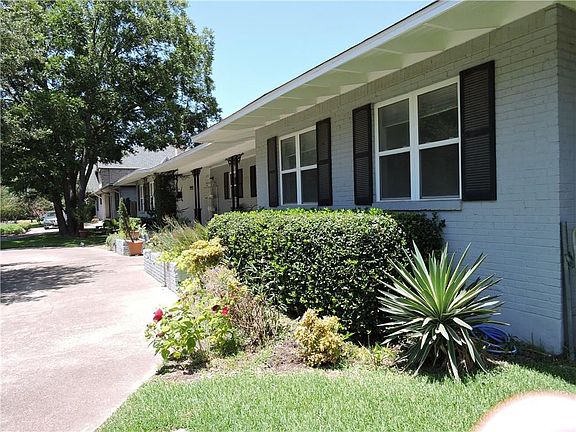 2nd image of 6419 Del Norte Ln