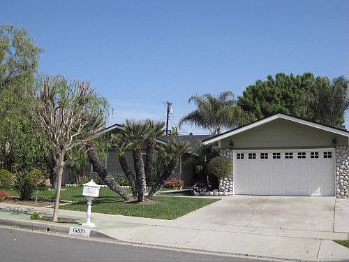 1st image of 15571 Facilidad St