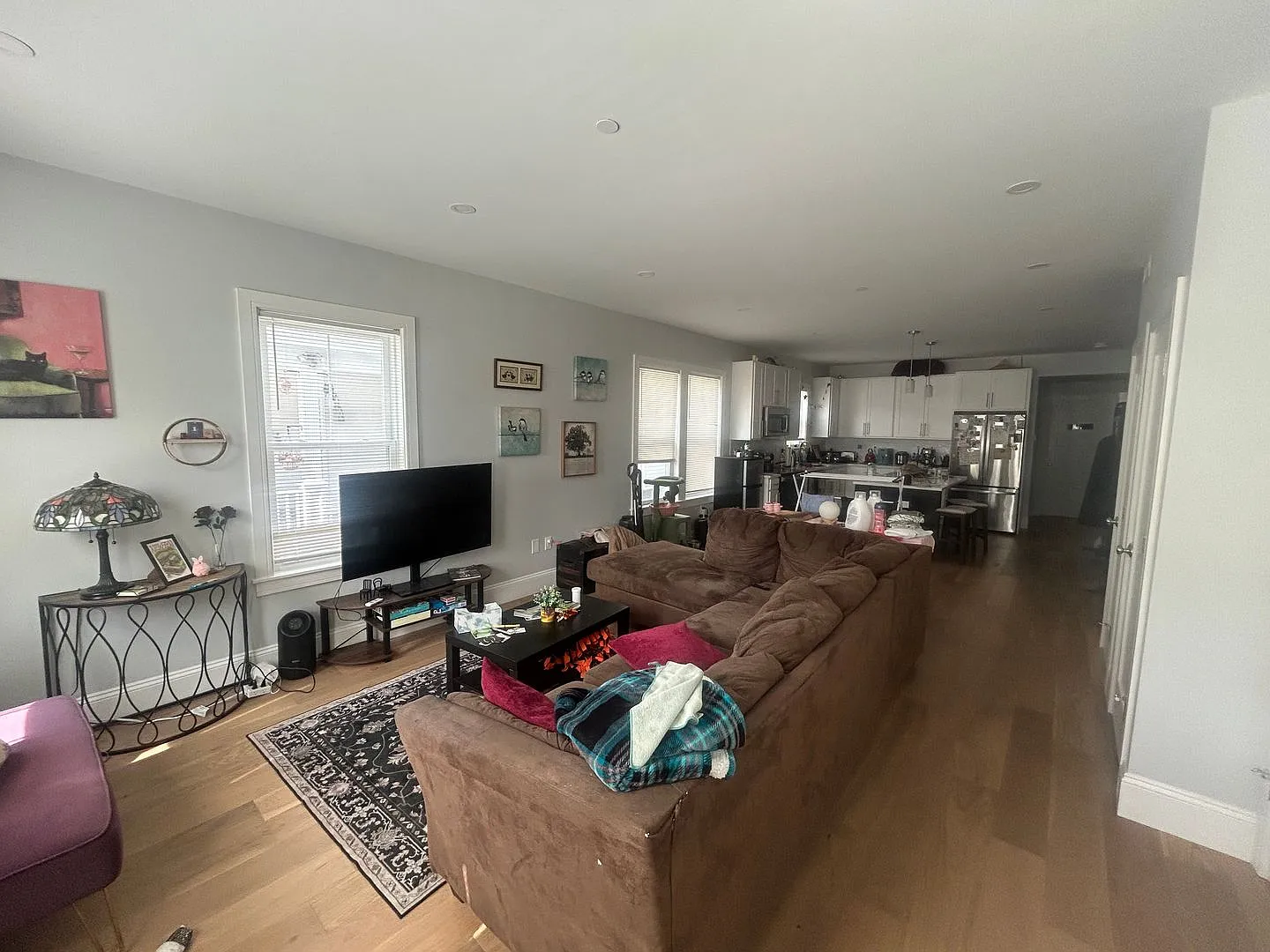 No Broker Fee!! Recently-Renovated Oak Square 3 Bed/2 Bath W/ Laundry, Parking — Photo 1