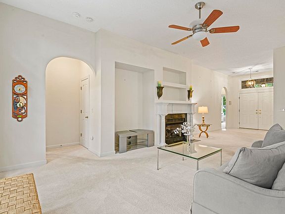 5th image of 6443 Longwood Dr.