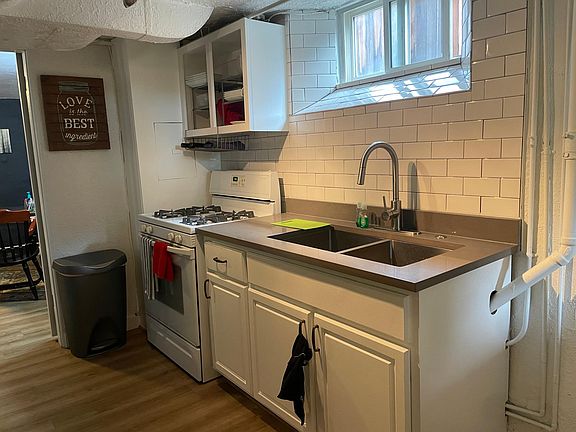 Newly Updated Charming Kitchen