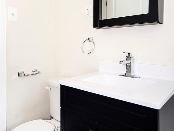 4th image of 3817-3819 N Greenview Ave #2WA