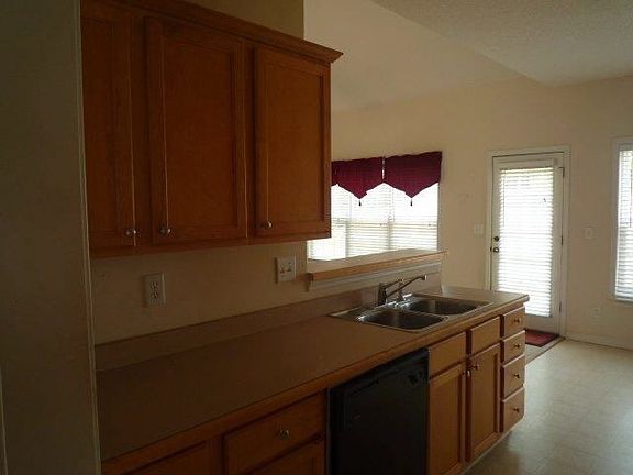 5th image of 218 Candlewood Dr