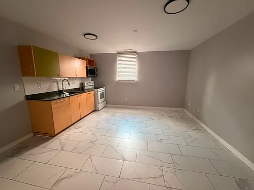 60 Coleman St Photo 1