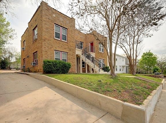 3rd image of 240 Claremont Ave #1-4