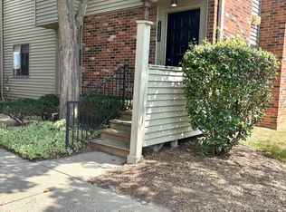 22020 Indian Creek Dr #1, Farmington Hills, MI 48335