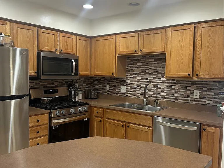 1051 Sparrow Way — Photo 8