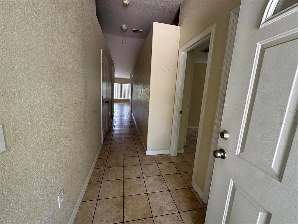 3 bed, 2.0 bath, 1265 sqft, $2,500 — Photo 2