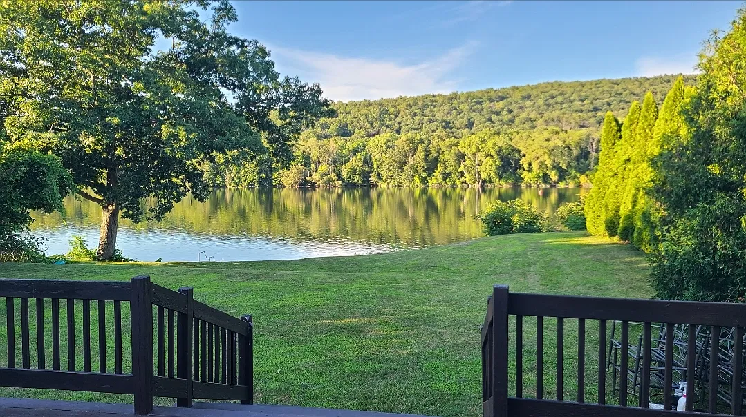 2 bed, 1.5 bath, 2426 sqft, $2,400 — Photo 2
