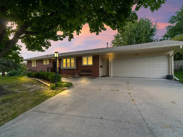220 22nd St, Ames, IA 50010