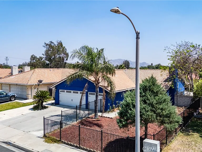 14845 Hibiscus Ave — Photo 45