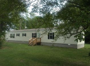 808 E Callie St, Sesser, IL 62884