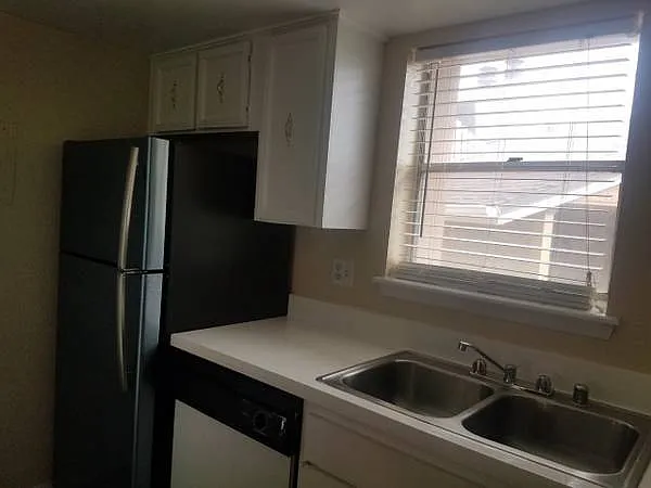 San Mateo Apartments — Photo 23