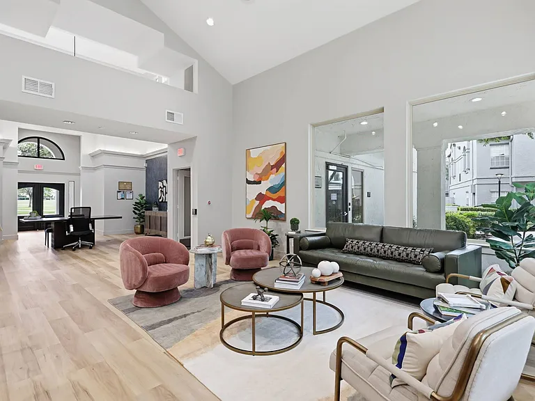 Aventura Cimarron — Photo 17
