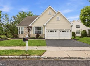 5 Hibiscus Dr, Marlton, NJ 08053