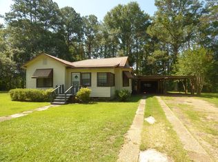 2066 McComb Holmesville Rd, McComb, MS 39648