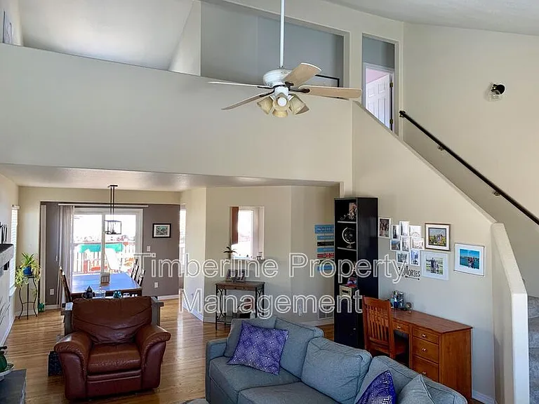 2335 Amberwood Ln — Photo 7