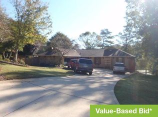 320 Fallen Leaf Ln, Roswell, GA 30075