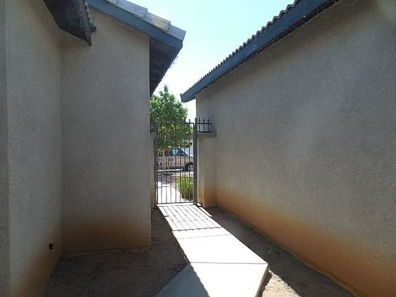 3rd image of 13660 Boulder Ln
