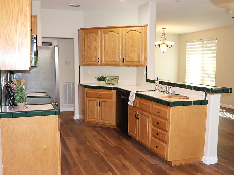 3729 Coldwater Dr — Photo 3
